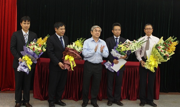 Trao Quyết định bổ nhiệm Lãnh đạo một số đơn vị thuộc Bộ KH&CN